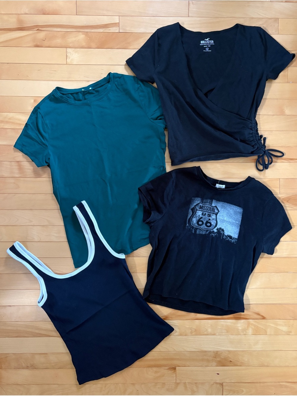 3 Garage + 1 Hollister Size Medium Tops Bundle